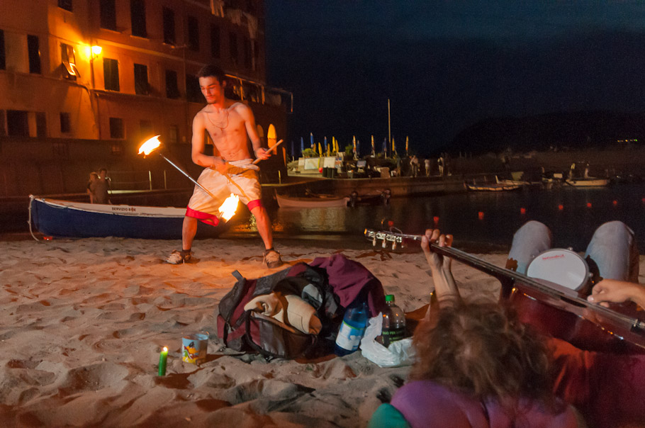 A Little Show Marks Beginning of Vernazza's Night Life