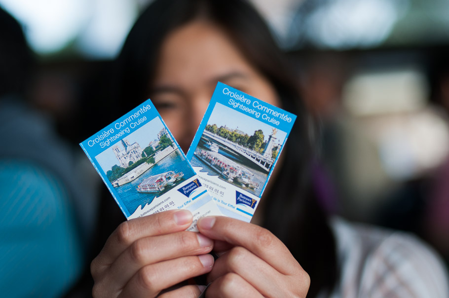 Seine River cruise tour tickets